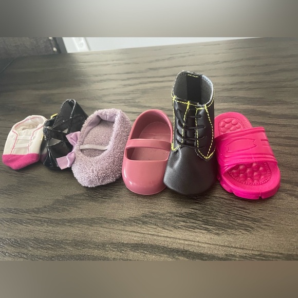 Missing Pair 18-Inch Doll Shoes (6 shoes) - Picture 2 of 6